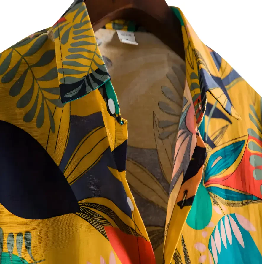 Hawaiian Floral Pattern Beach Shirt - Image 3