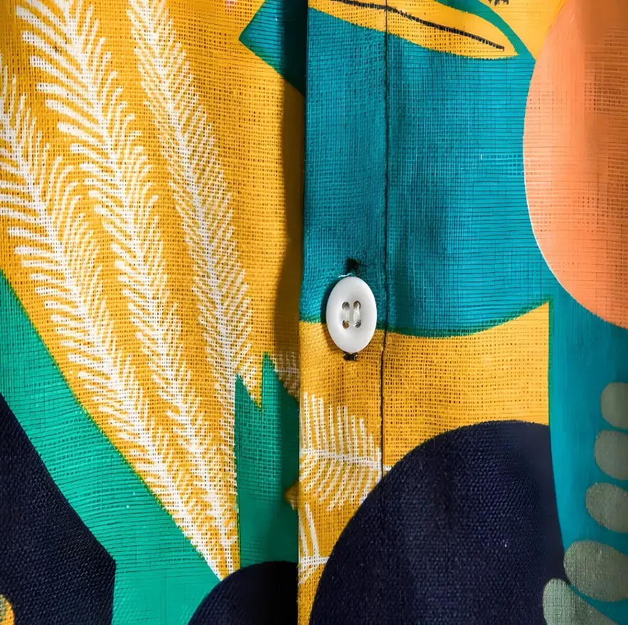Hawaiian Floral Pattern Beach Shirt - Image 4